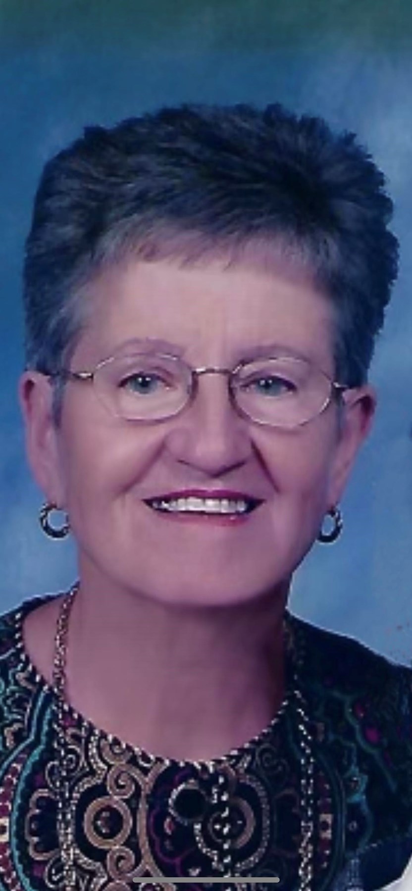 Obituario de Waltraud Elizabeth Simmons