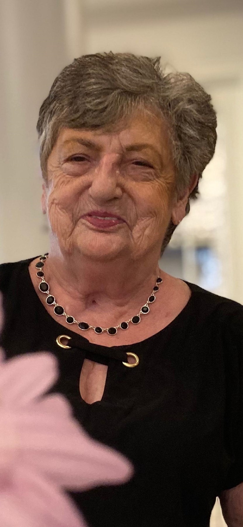 Obituary of Helga Marlena (Zeiher) McQueen