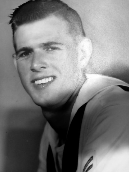 Obituario de Raymond Hughes