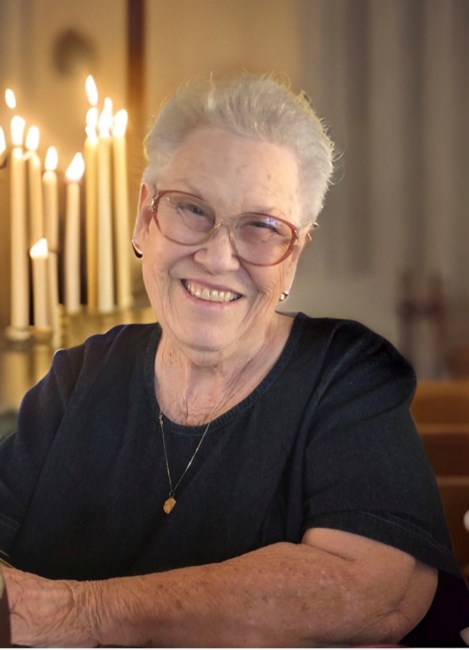 Obituario de Dolores Julia Adlong