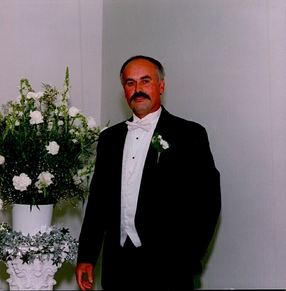 Obituary of Joe F Castro