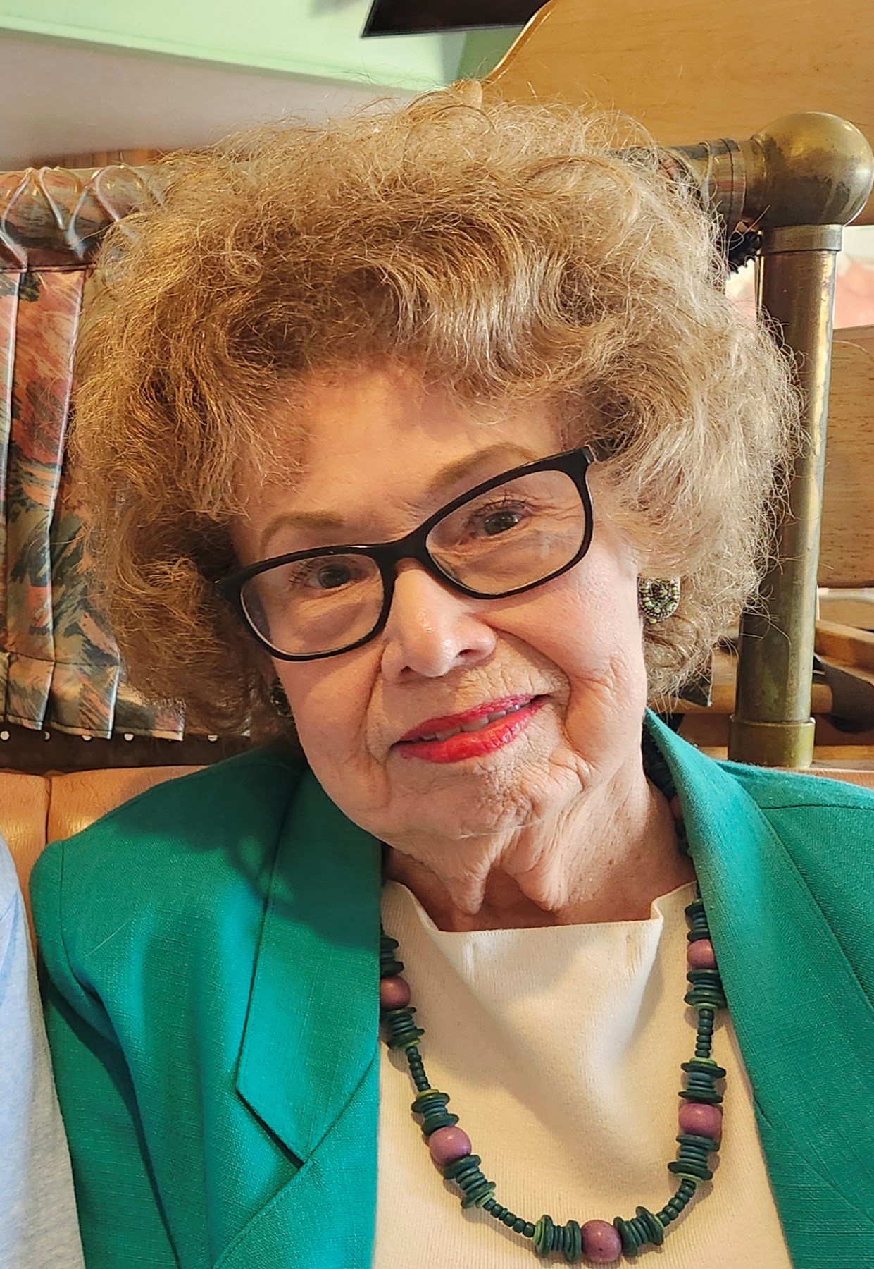 Obituary of Alice Joy Fields