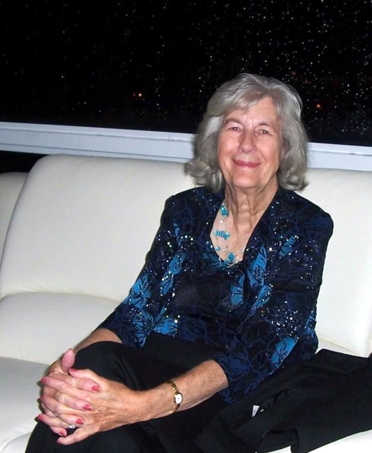 Obituary of Evelyn Ruth Lewenberg
