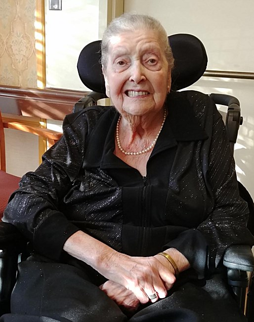 Obituary of Violet Lillian Nichol