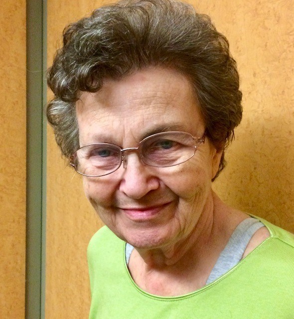Obituary of Carolyn Jean Nippert