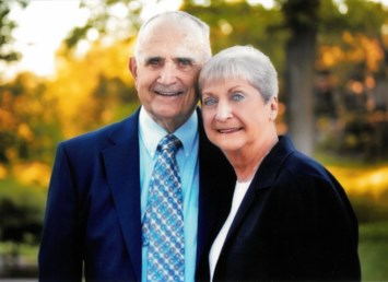 Obituary of Tom & Sue Hoge