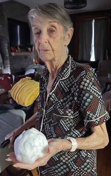 Obituary of Olive Winifred Hoss