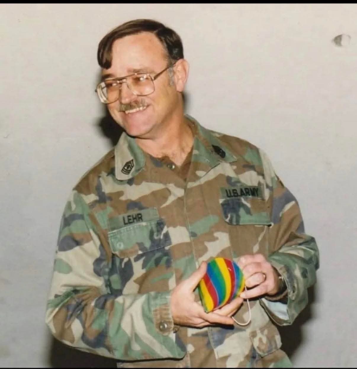 Obituary of Dwaine Kingston Lehr