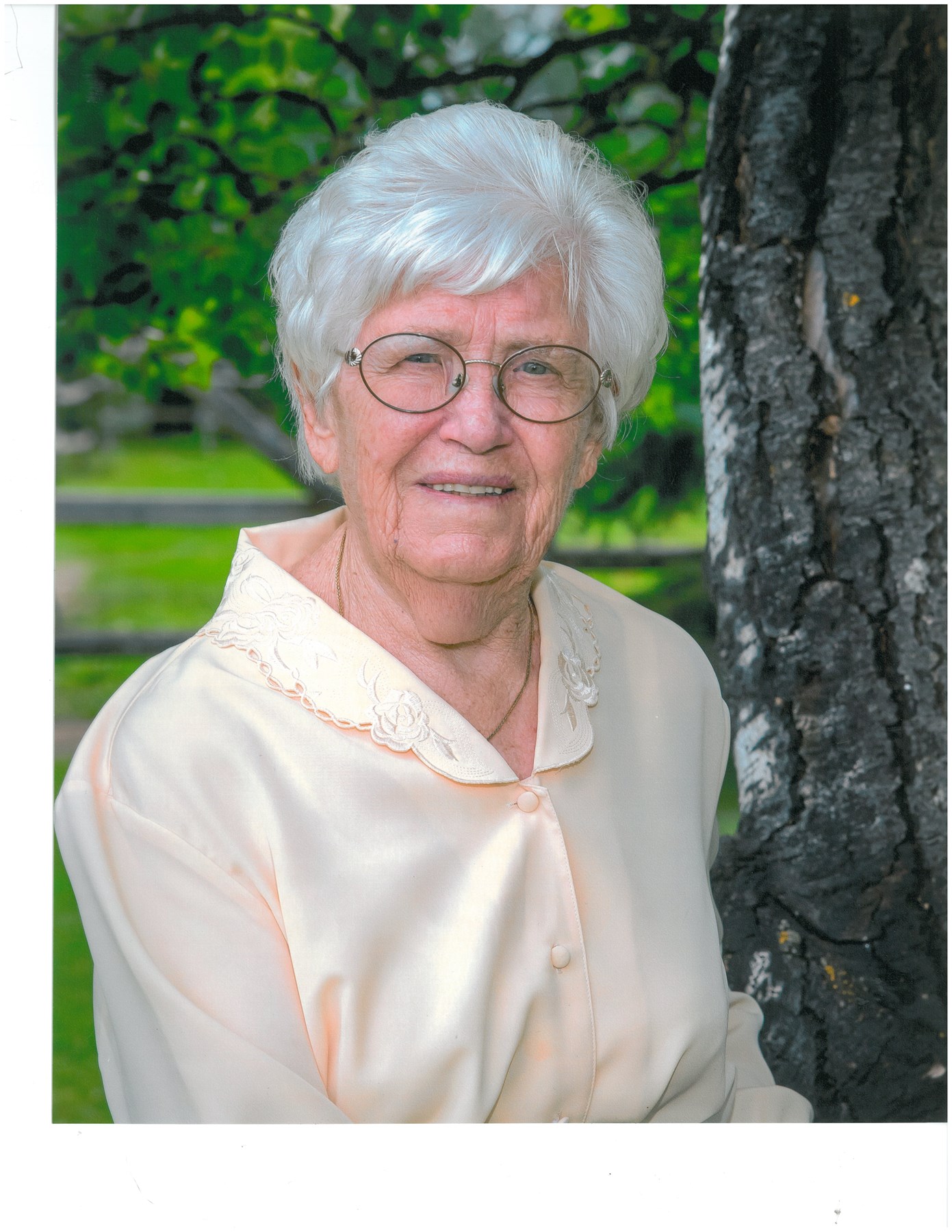 Obituary of Elfriede Loewen