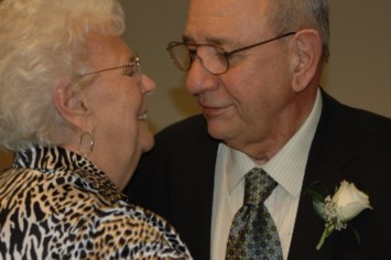 Obituary of William & Theola Hoggarth