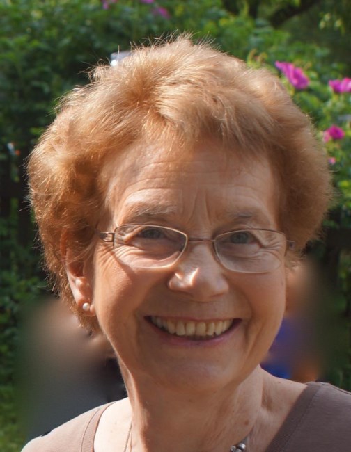 Obituary of Daphne Eunice Carver