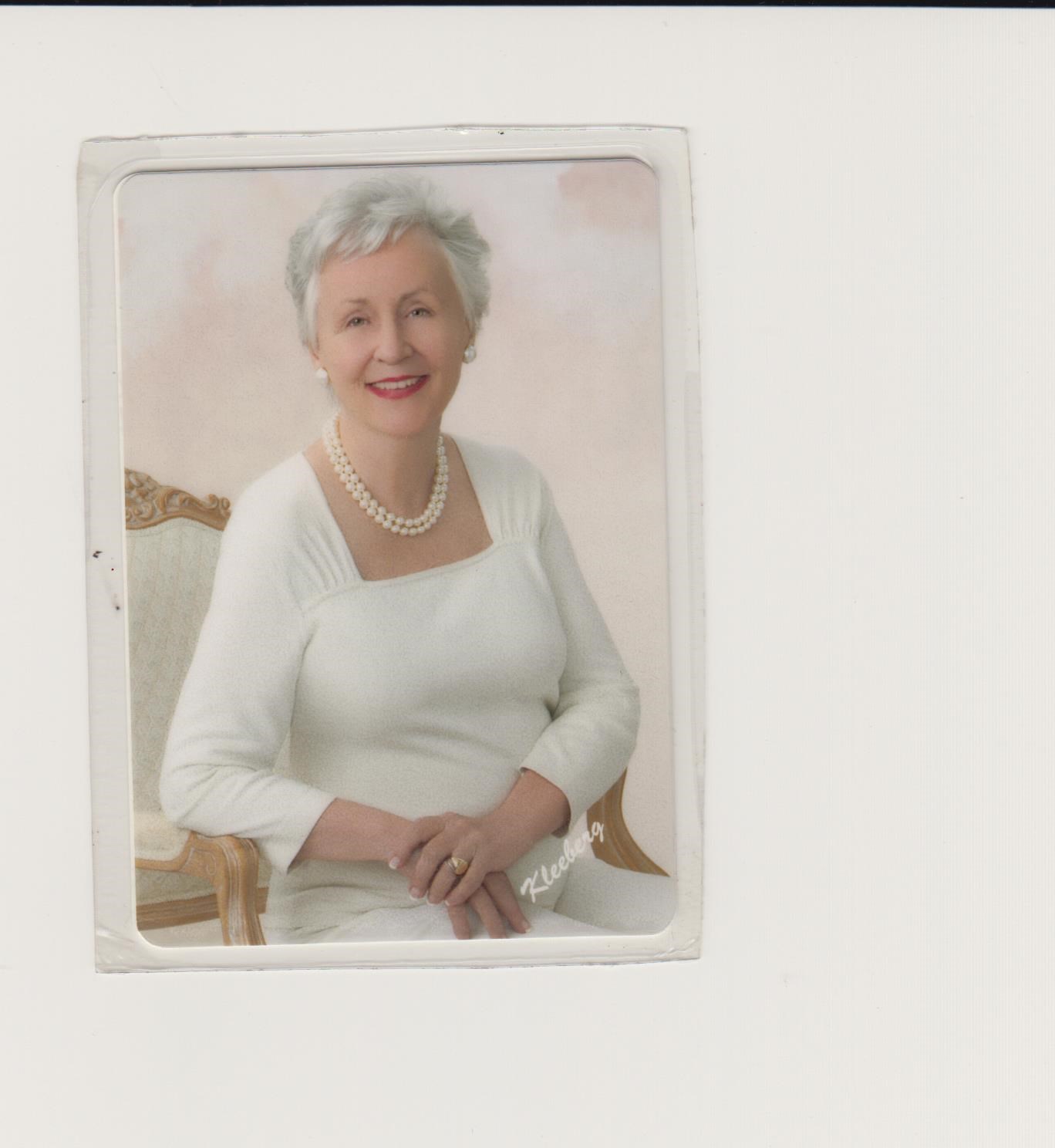 Obituary of Dr. Elizabeth Farrar