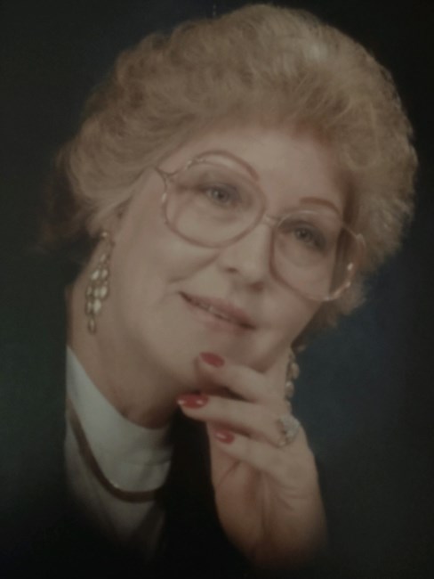 Obituary of Evelyn Lee