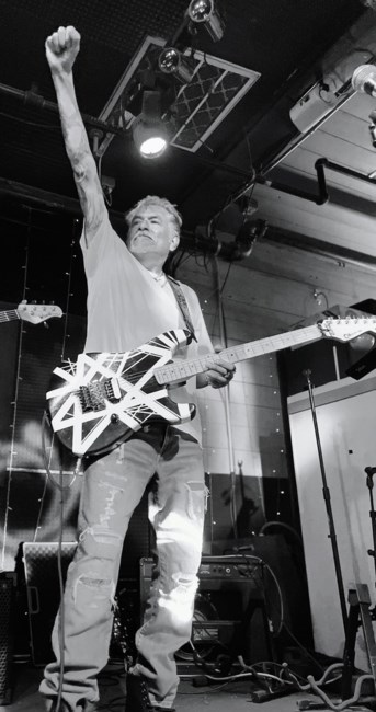 Obituario de Mickey Gonzales