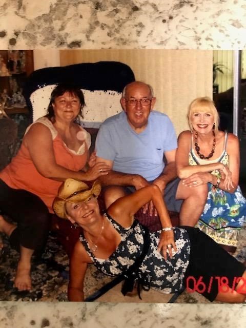 Avis de décès de James R. Moore