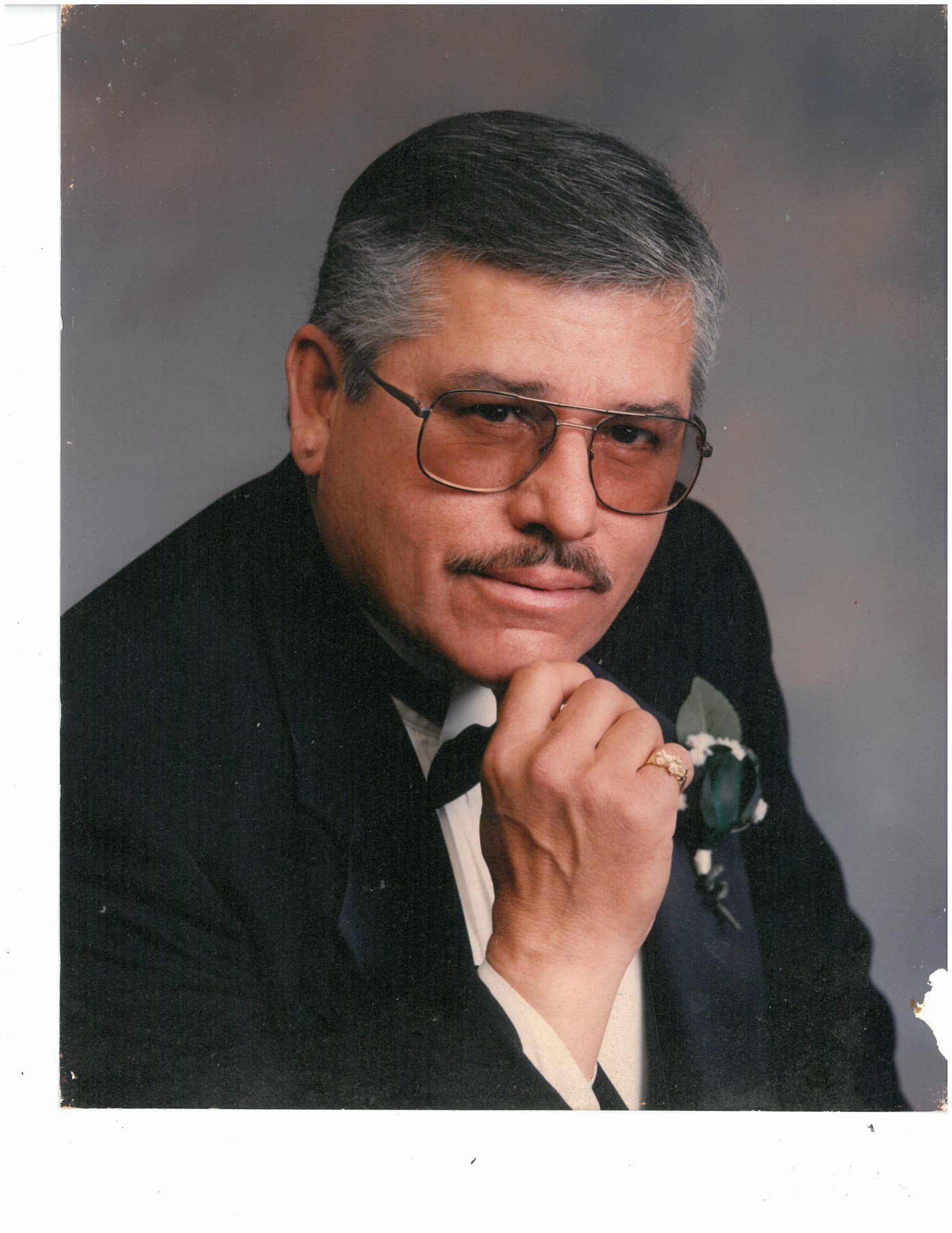 Obituary of Carlos V. Urquidez