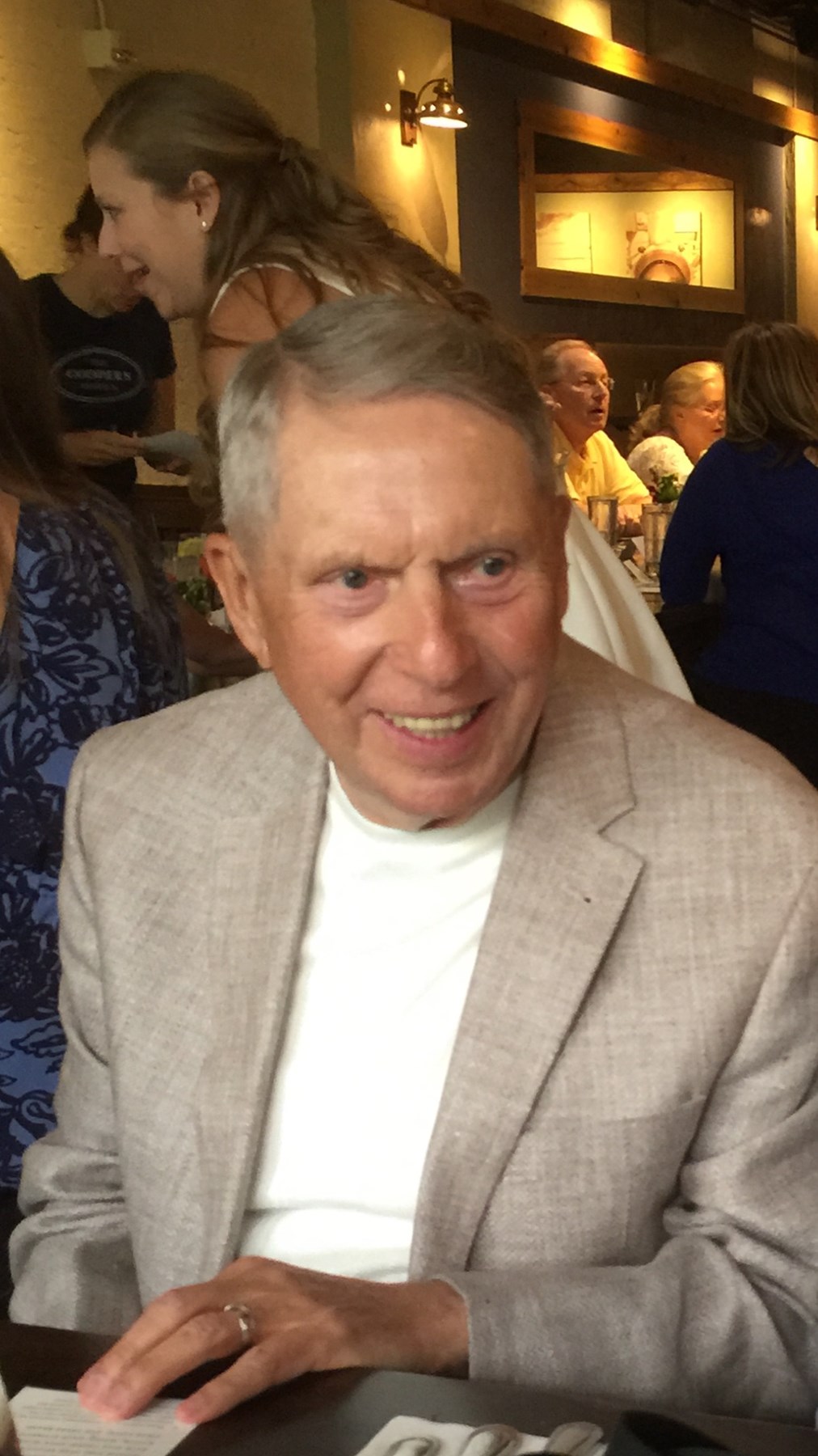 Obituario de James S. Stiltner