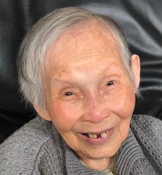 Obituary of Helen Huong Cong