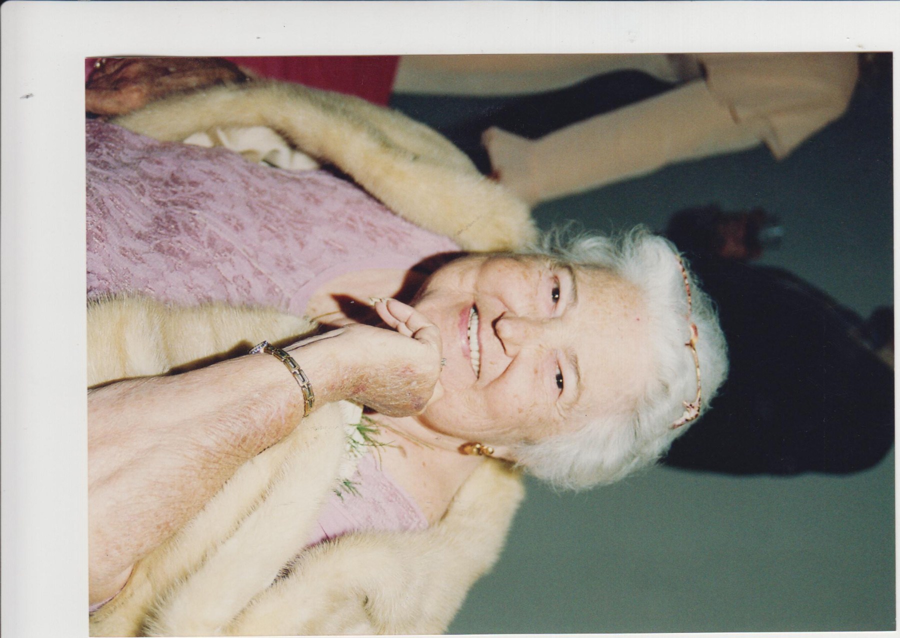 Obituary of Lois R Nichols