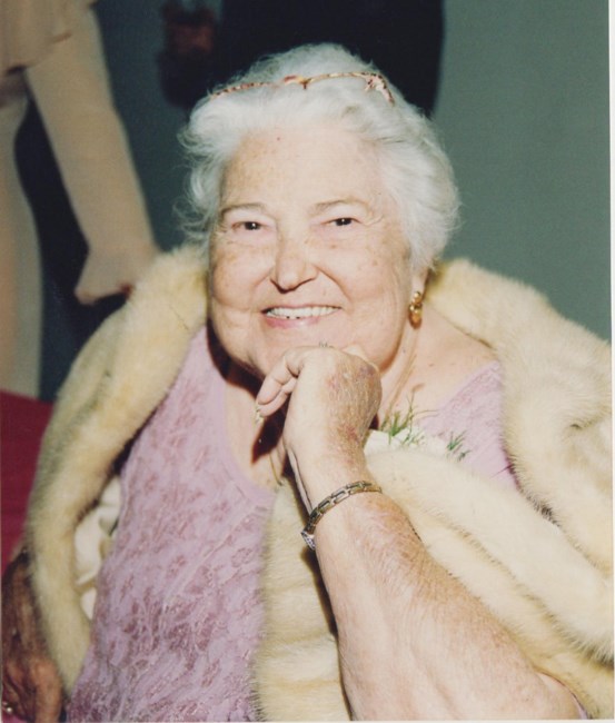 Obituary of Lois R Nichols