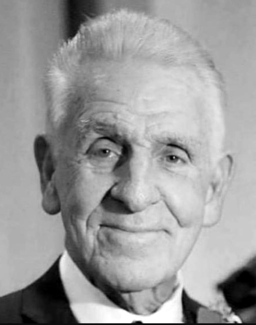 Obituario de Bishop Owen McManus Sr