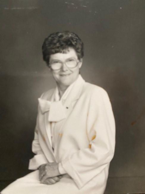 Obituary of Lola Jean Thom