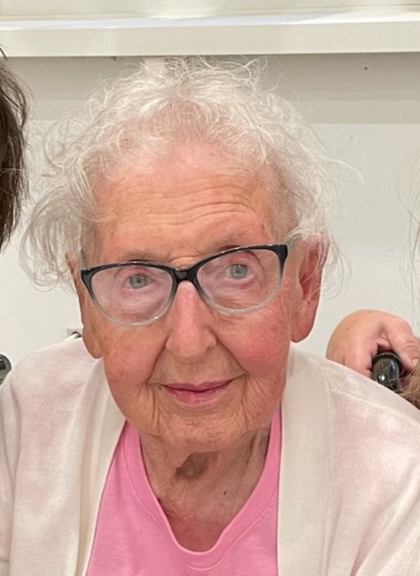 Obituary of Evelyn Hoerr