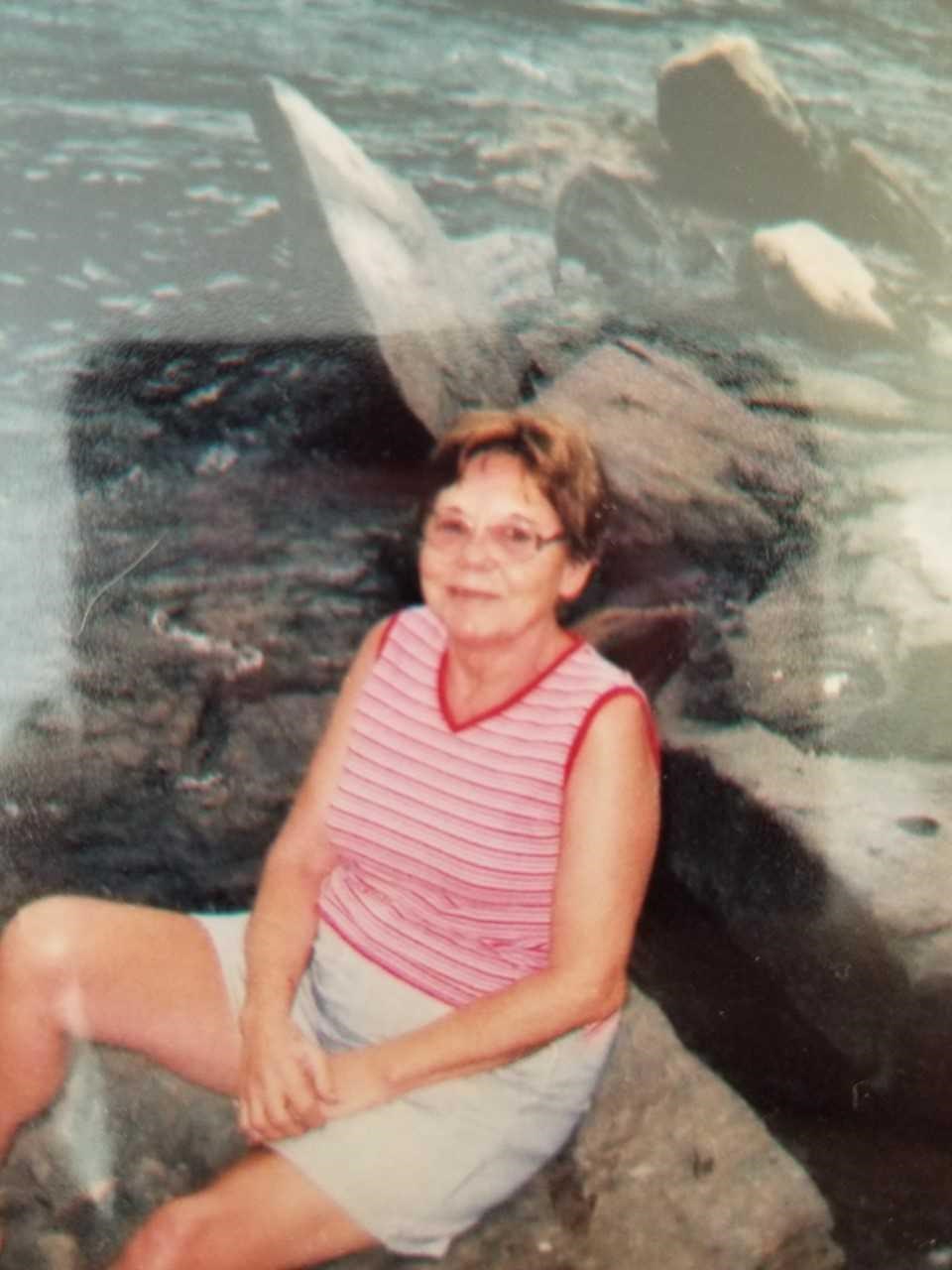 Obituary of Vivian Jeanette Sanders