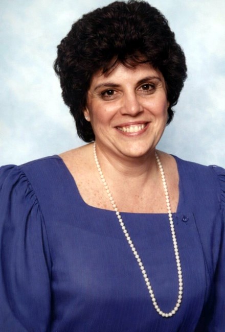 Avis de décès de Constance N Kamberos