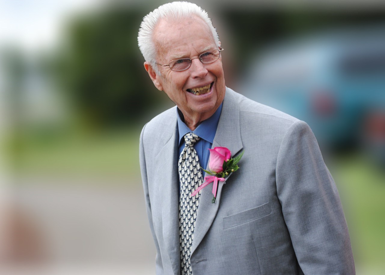 Obituary of Robert Wendell Knuth