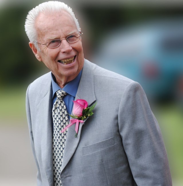 Obituary of Robert Wendell Knuth