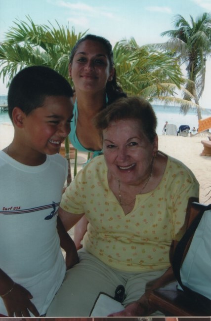 Obituary of Maria Cristina Maneiro Lopez