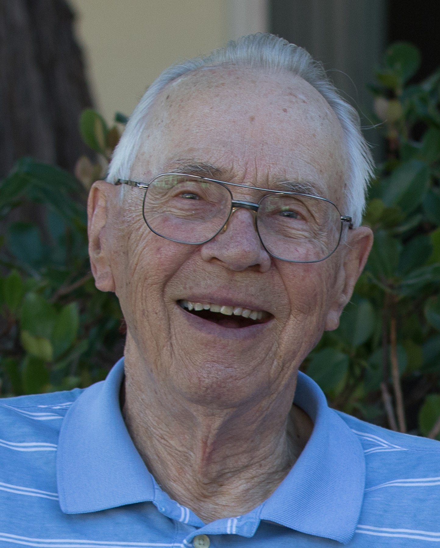 Obituary of Oliver Gust Mackley