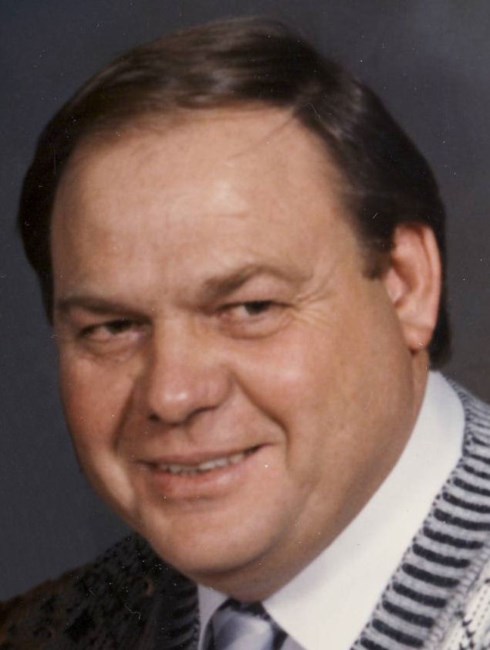 Obituario de John P. Bieker