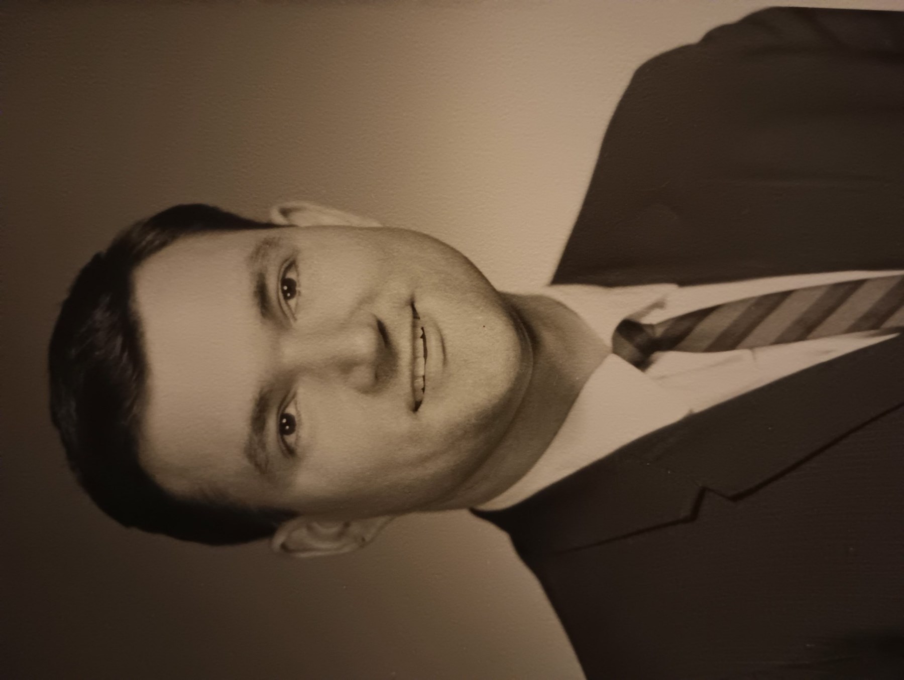 Obituary of Raymond J. Pihiel