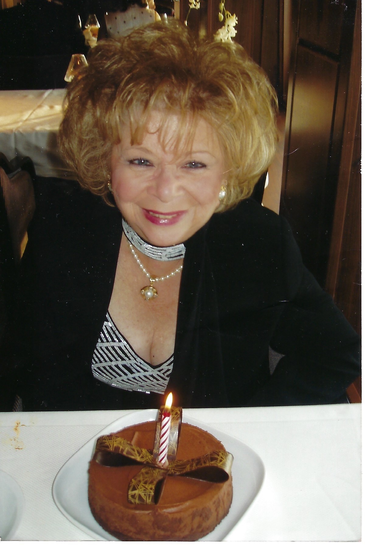 Obituary of Lois Ruth Kampf