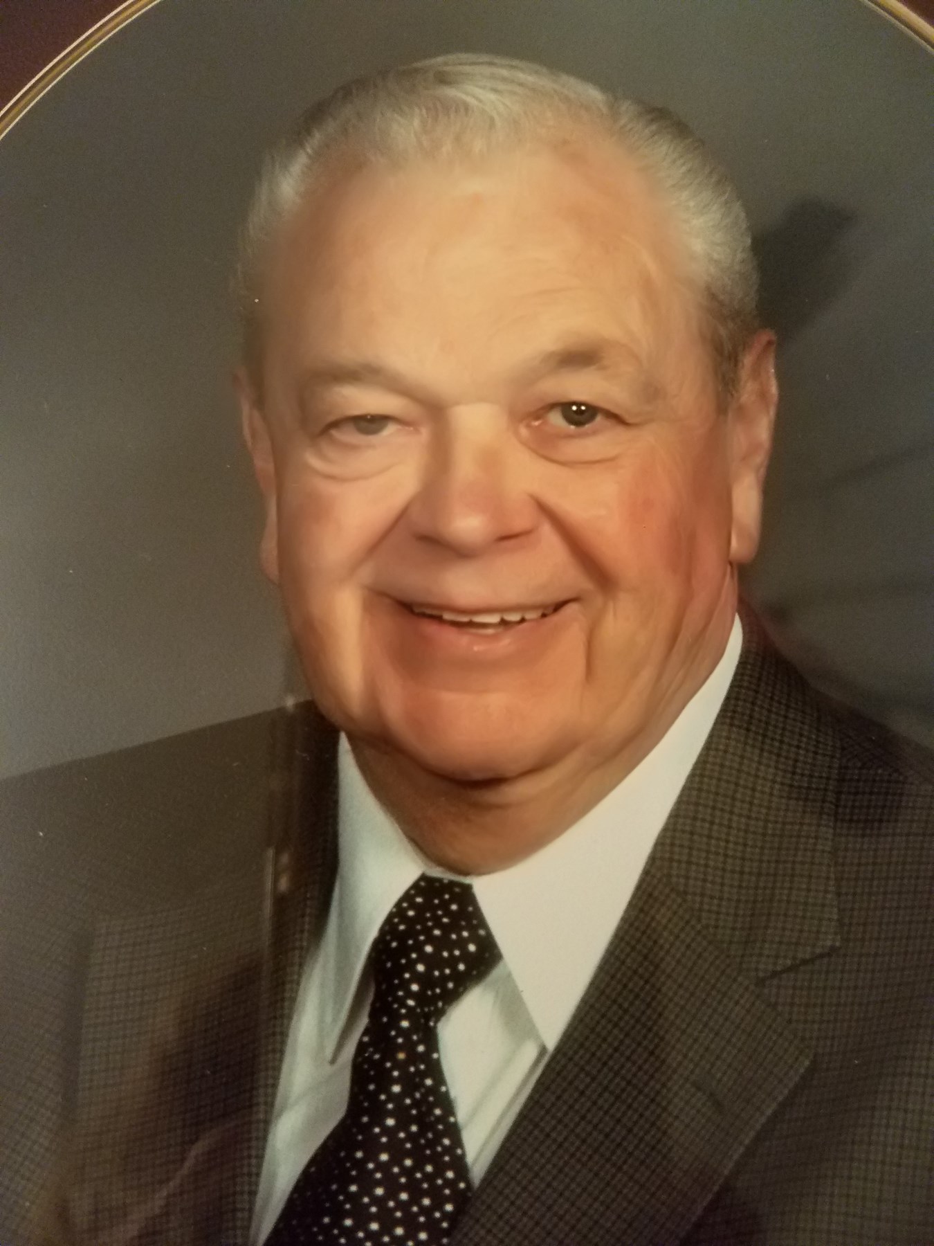 Obituario de Lester J. Bilharz