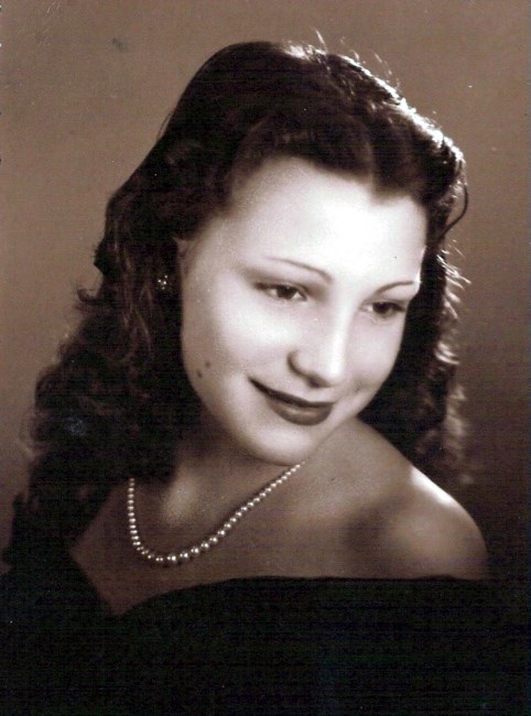 Obituary of Leonor Hilda Castillo
