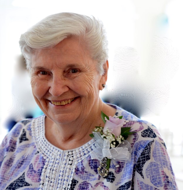 Obituary of Evelyn Mae Hall