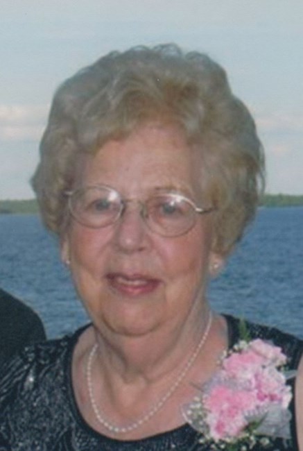 Obituary of Eva Gwyneth Costello