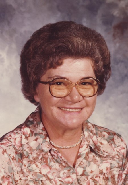 Obituario de Mrs. Betty J. Adams