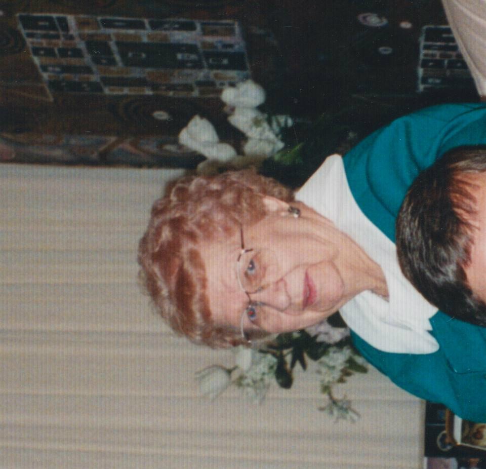 Obituary of Jeannette Tardif Descoteaux