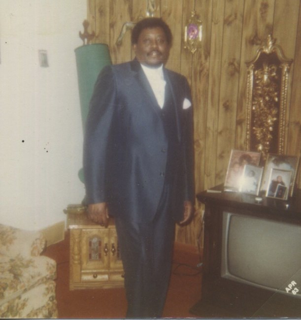 Obituary of Johnnie L. Russell