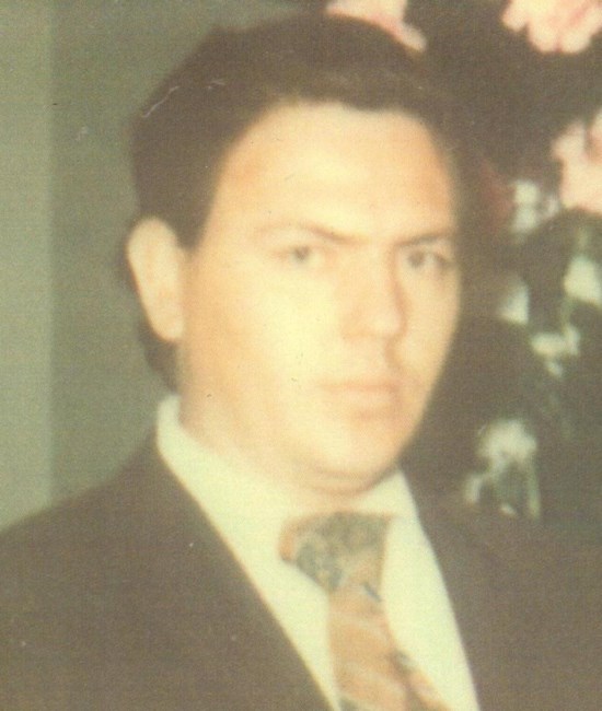 Obituary of Robert Earl Helton