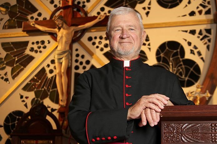 Obituario de Msgr. William Hoffman