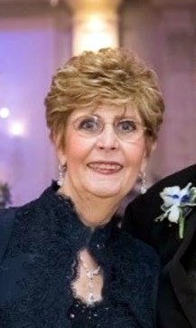 Obituario de Elaine F. VanderWeit