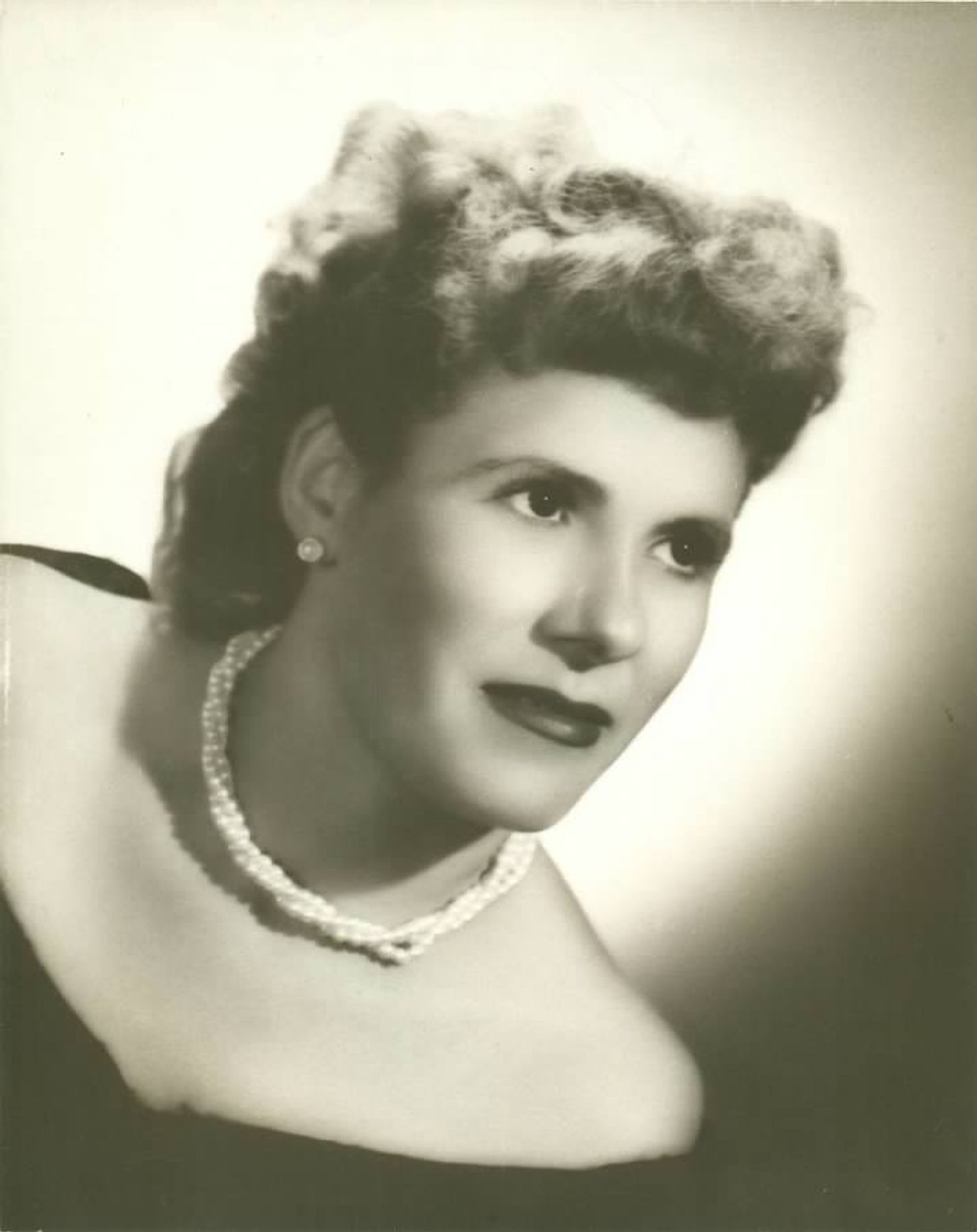 Obituary of Maria G. Pinones