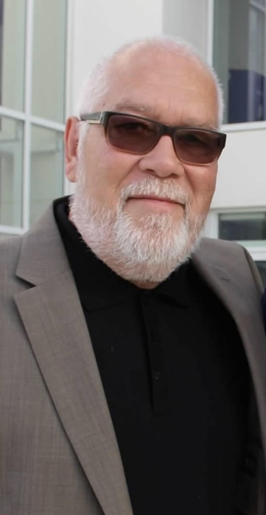 Obituary of Victor Manuel Hernandez