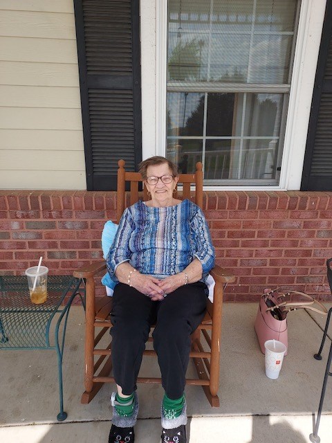 Obituary of Marion "Loretta" Ennis Hunt