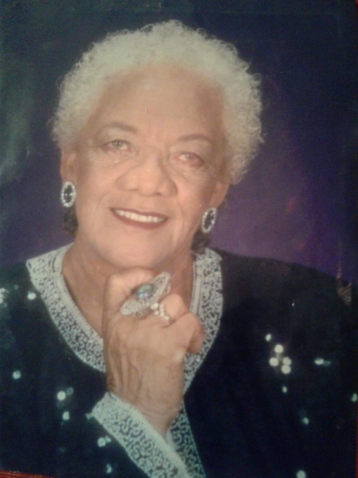 Obituary of Ms. Elizabeth Louise Lyons